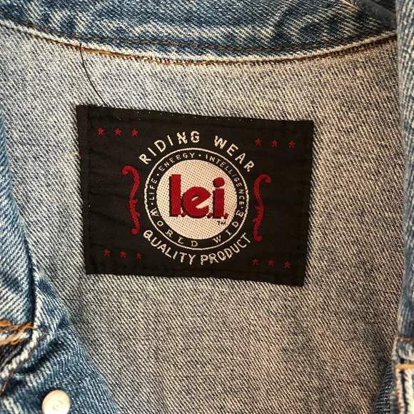 Vintage 90’s L.e.i flower embroidered jean jacket - Picture 3 of 6